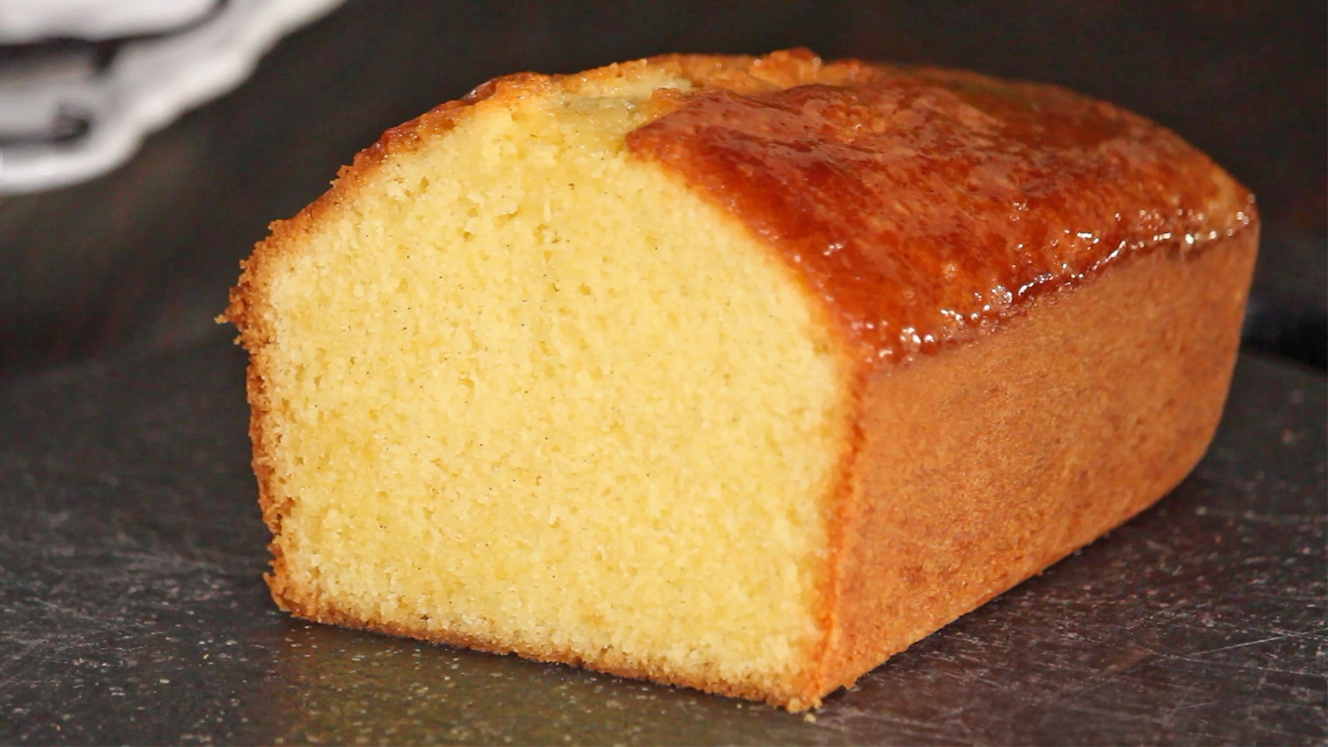 VANILLA POUND CAKE