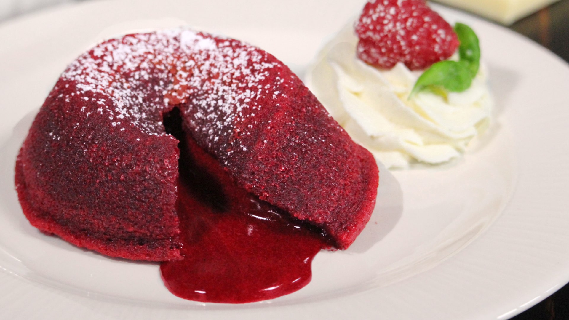 RED VELVET LAVA CAKE