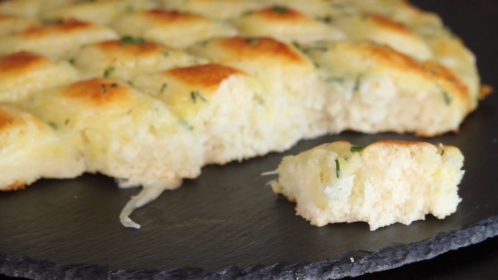 GARLIC CHEESE BREAD