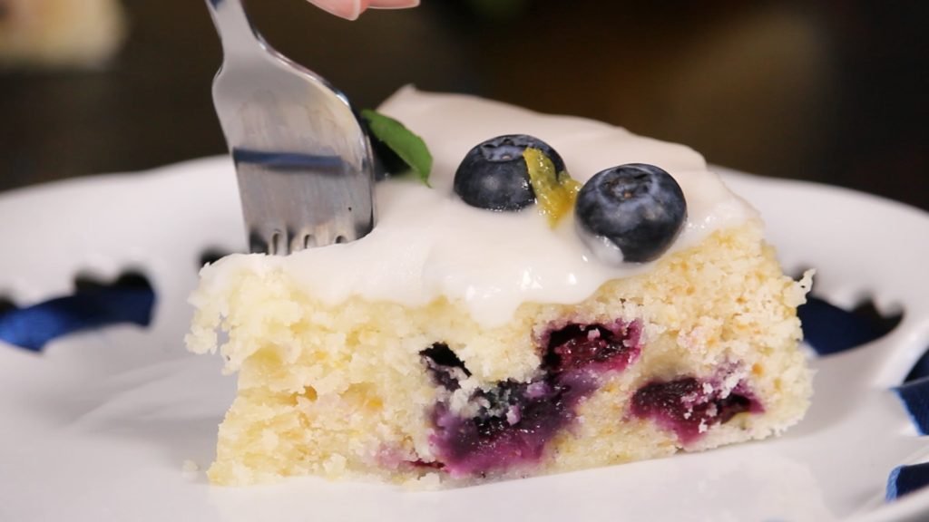 BLUEBERRY LEMON CAKE