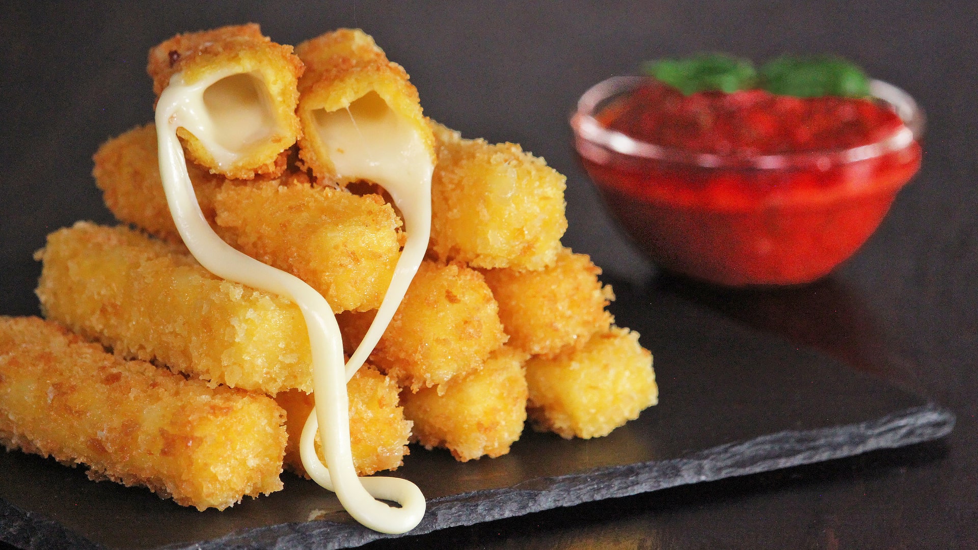 MOZZARELLA STICKS