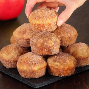 APPLE DOUGHNUT MUFFINS