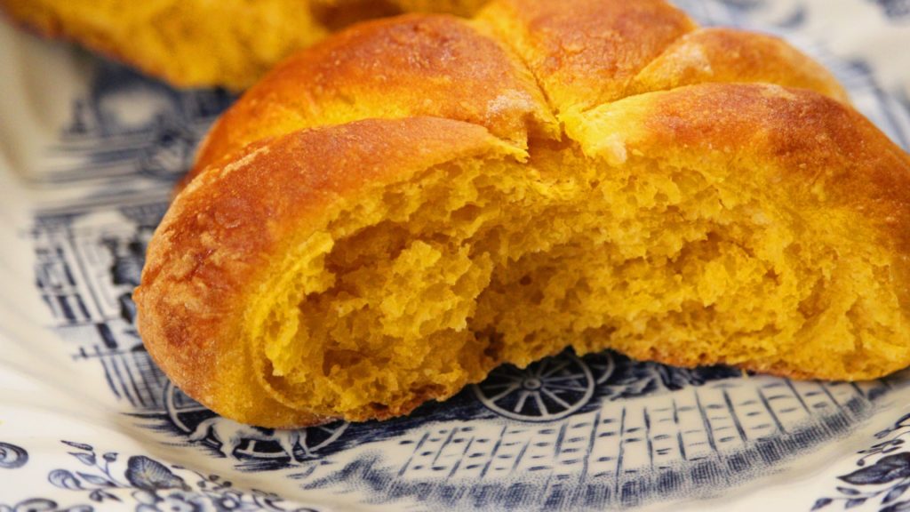 PUMPKIN ROLLS