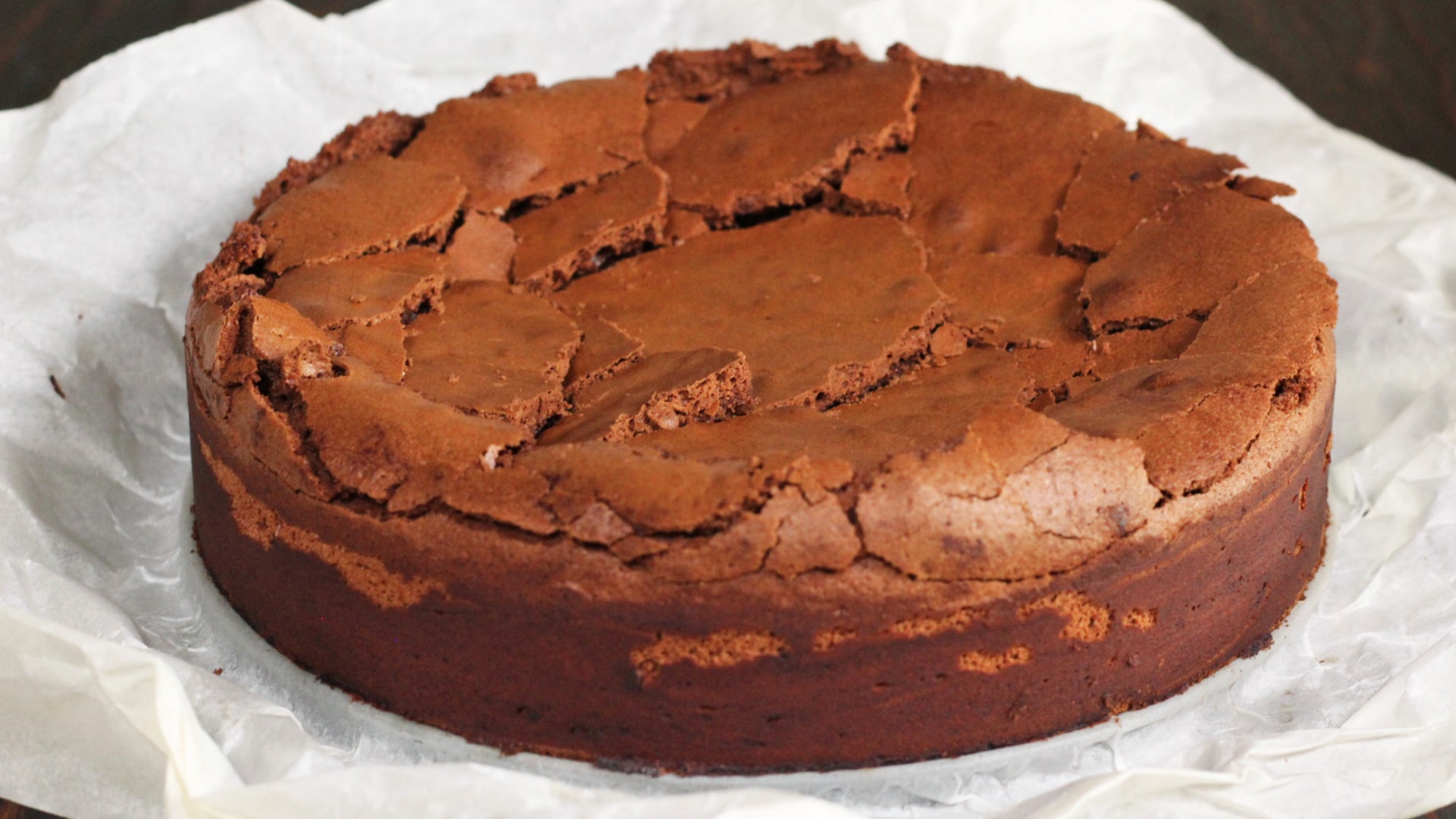 chocolate crinkle cake