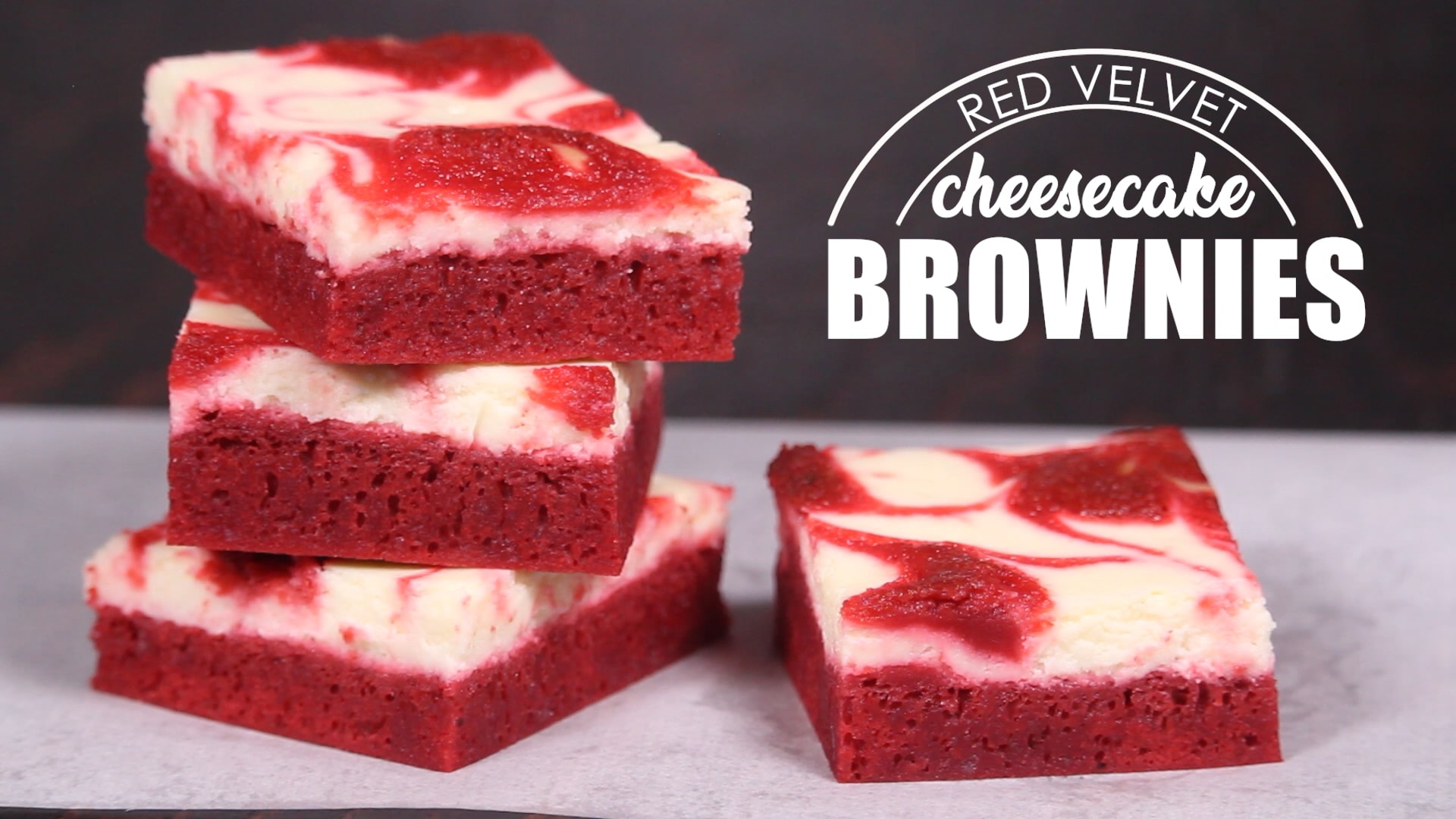 RED VELVET CHEESECAKE