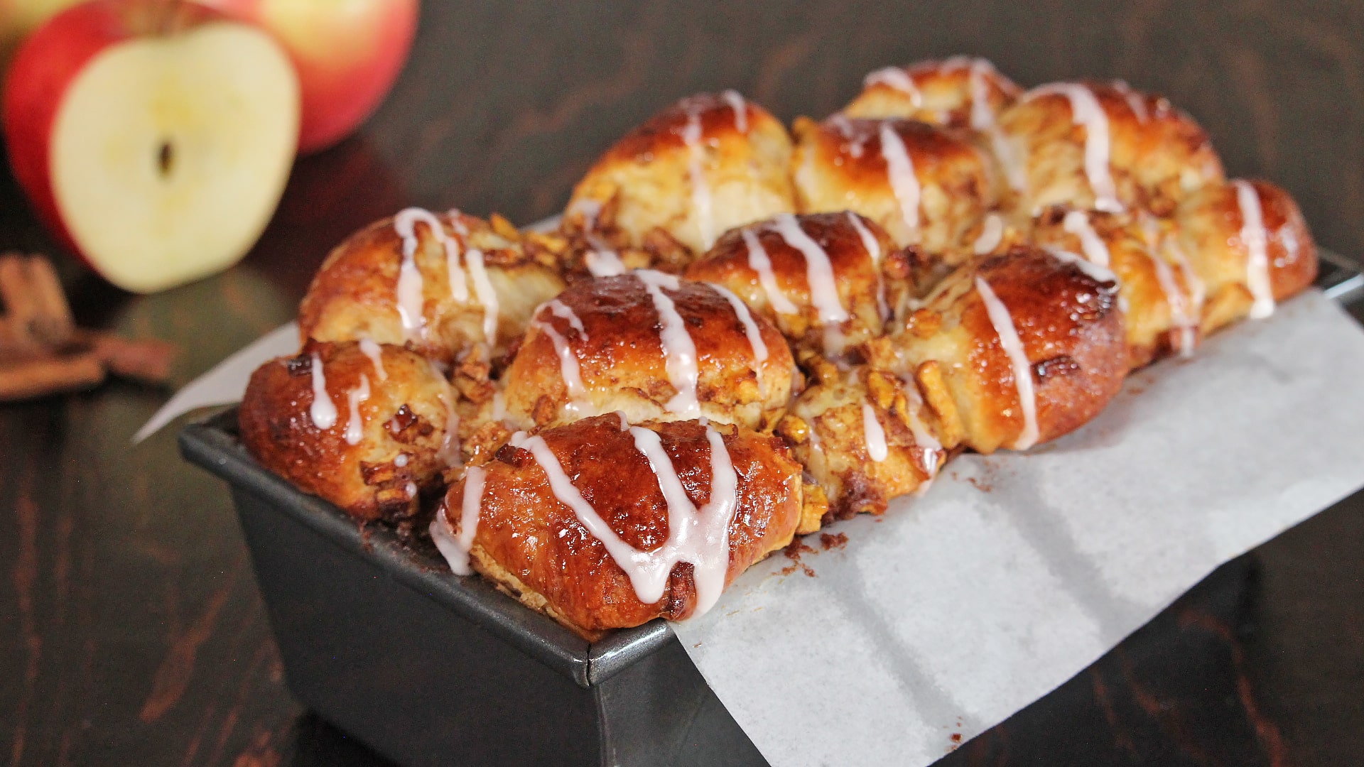 pull apart apple cinnamon bread