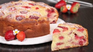 STRAWBERRY EASY CAKE
