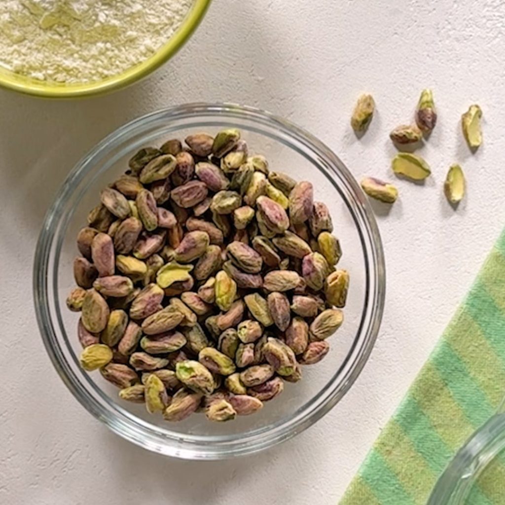 PISTACHIO CAKE